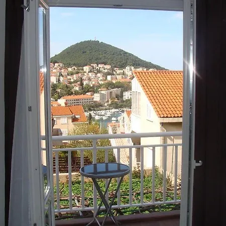 Guest house Jele 3*